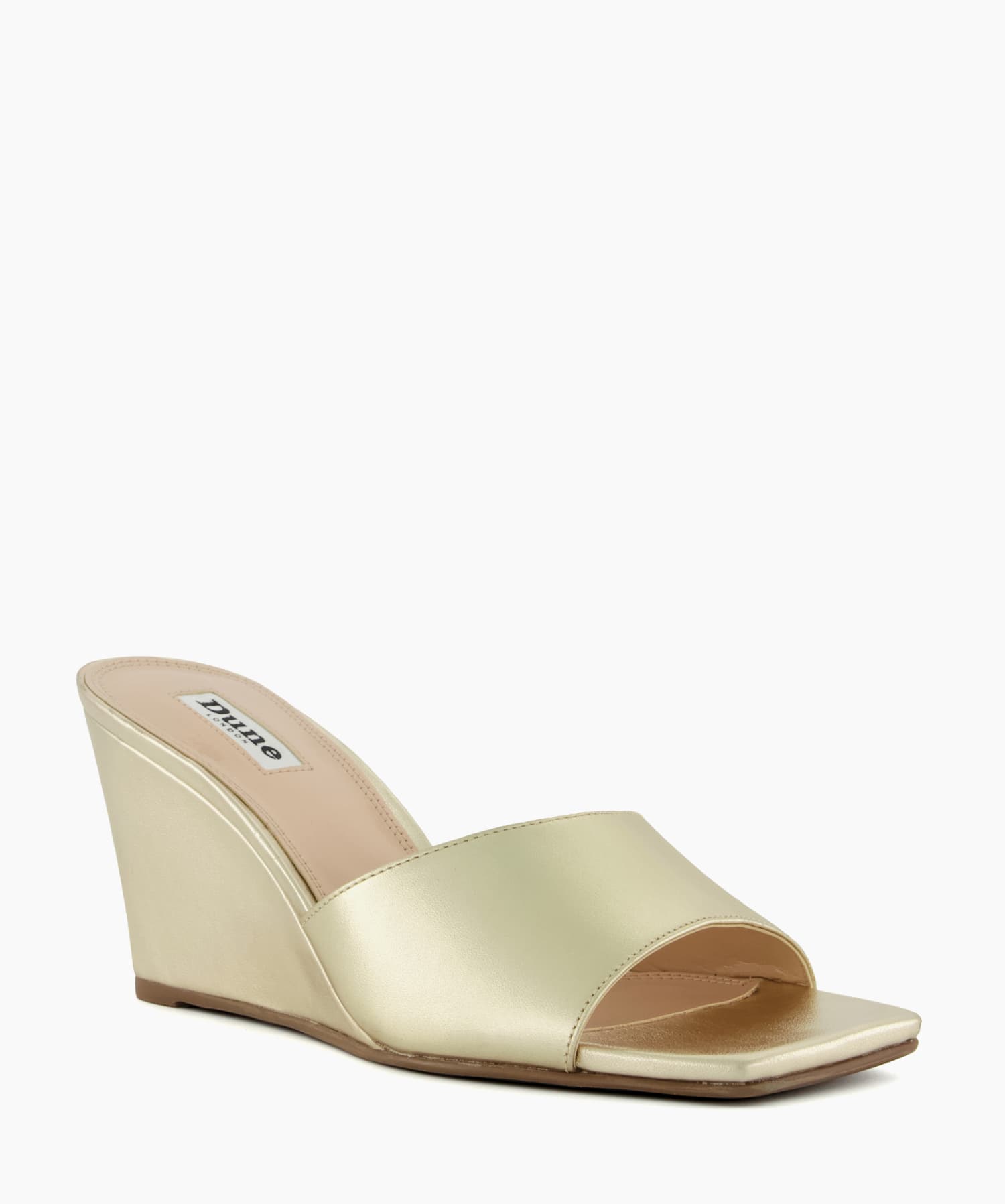 Nude wedges dune top