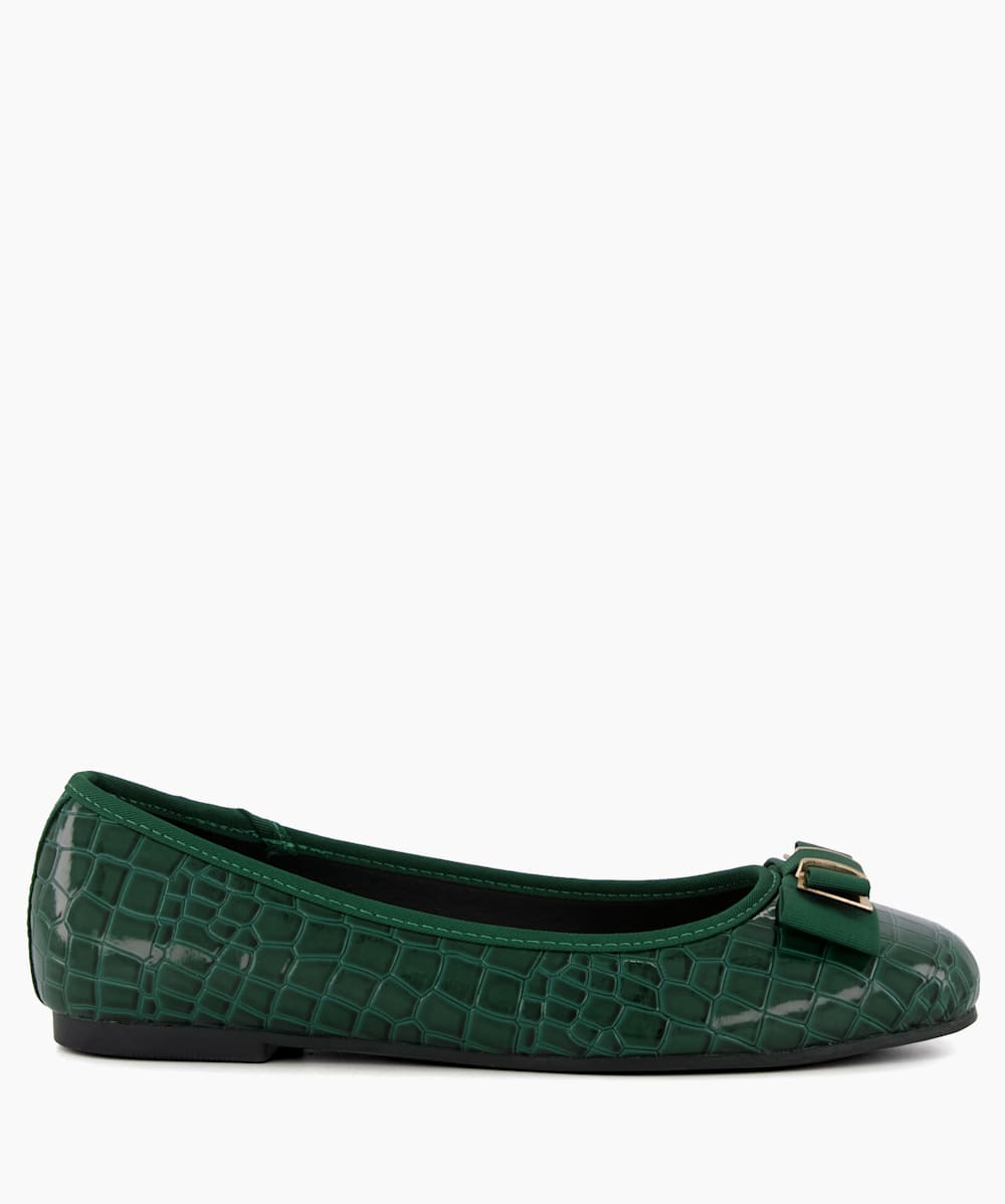 Flat shoes green hot sale