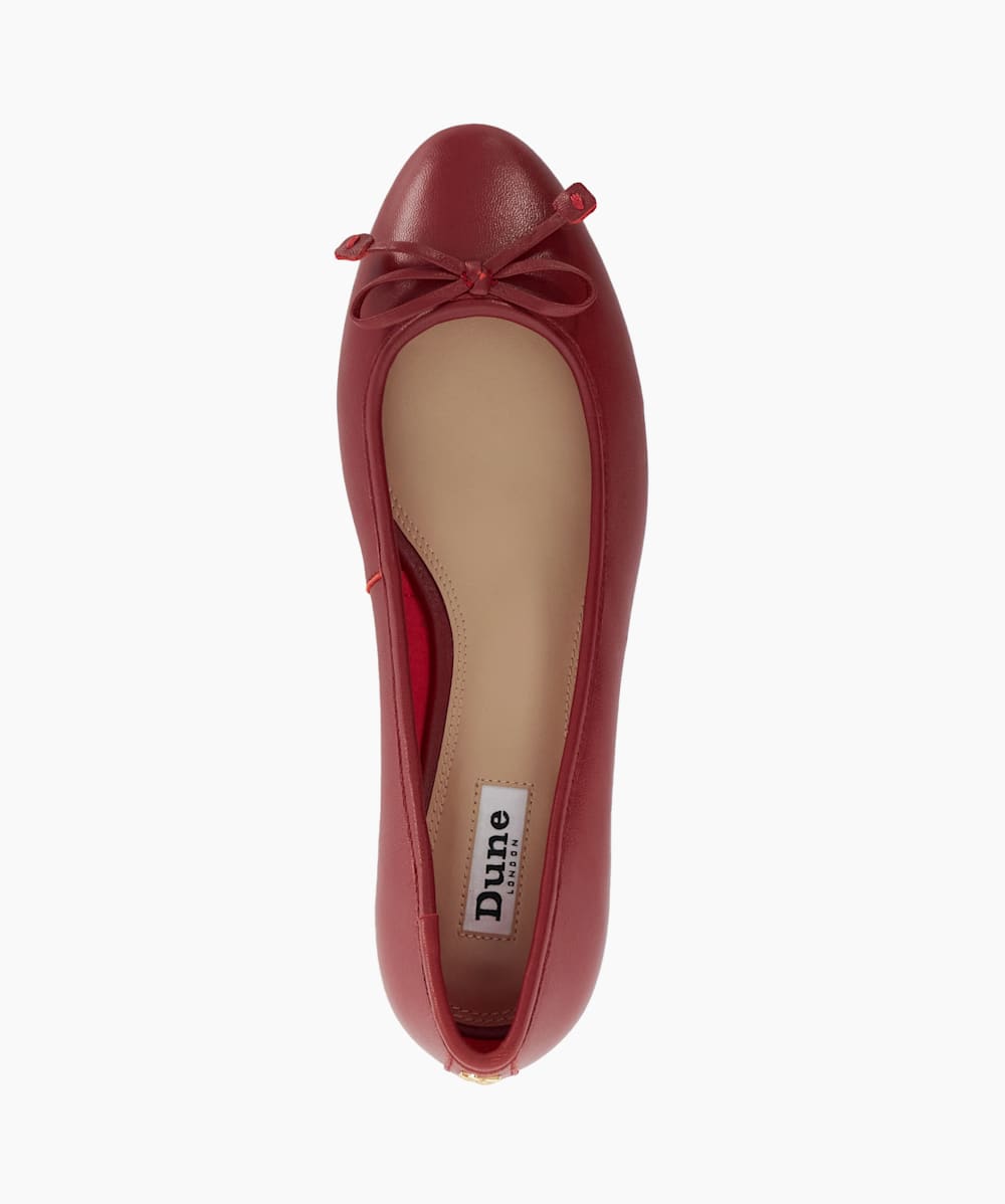 Coach bea leather flat top