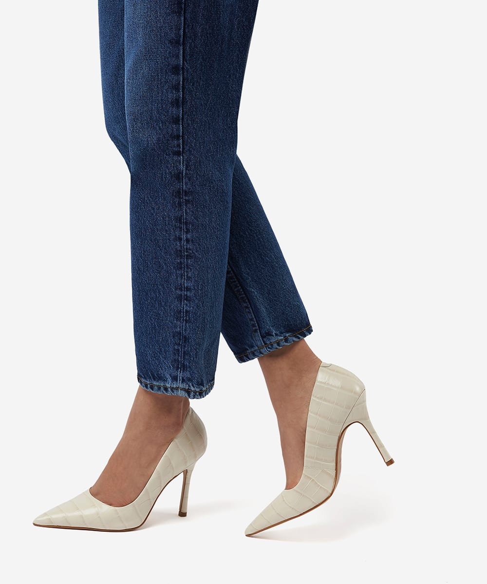 Cream shop court shoes