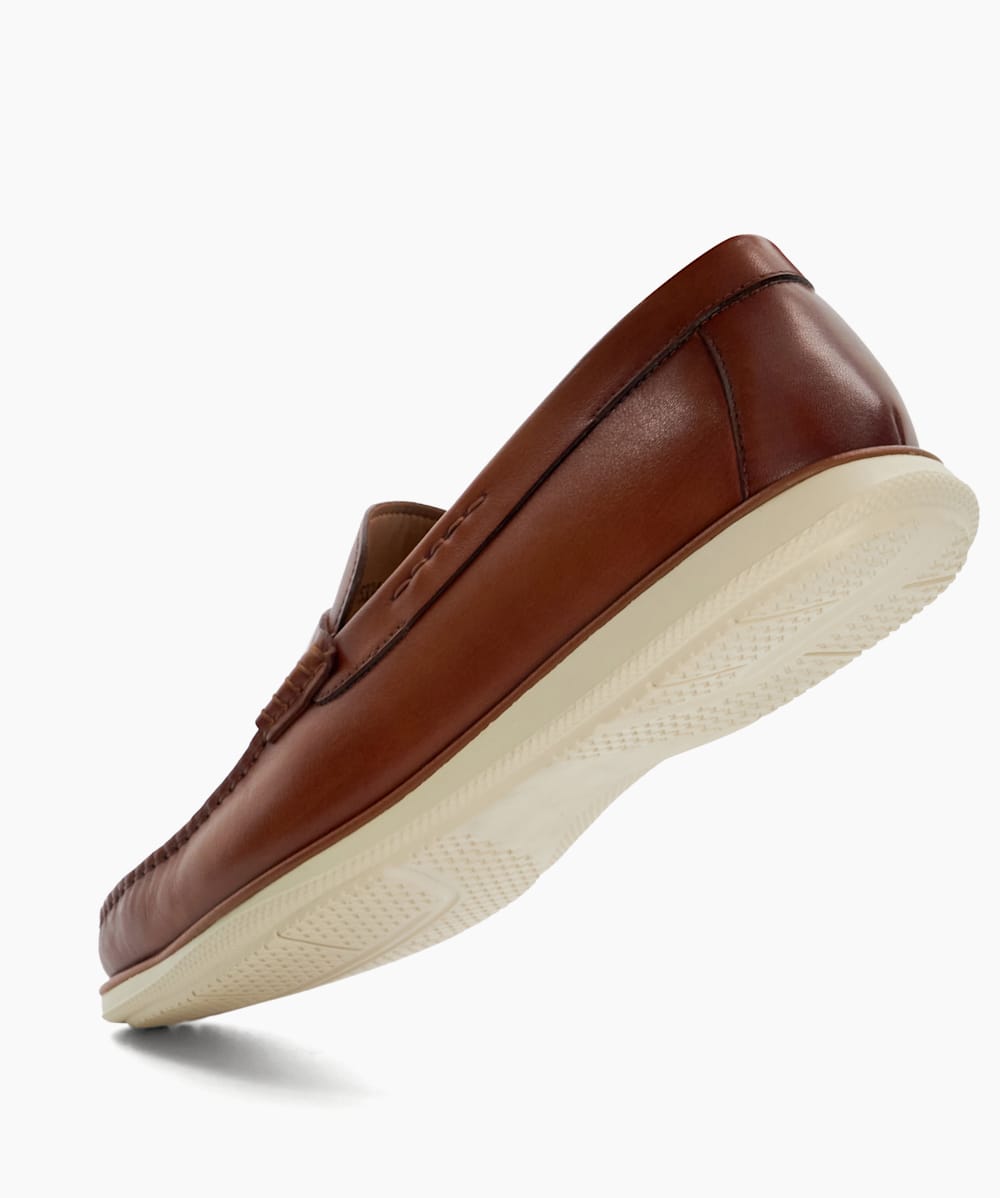Men's pinch weekender loafer top