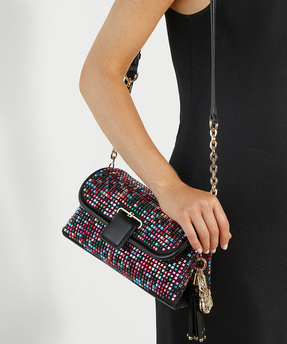 Chelsea chain shoulder bag sales