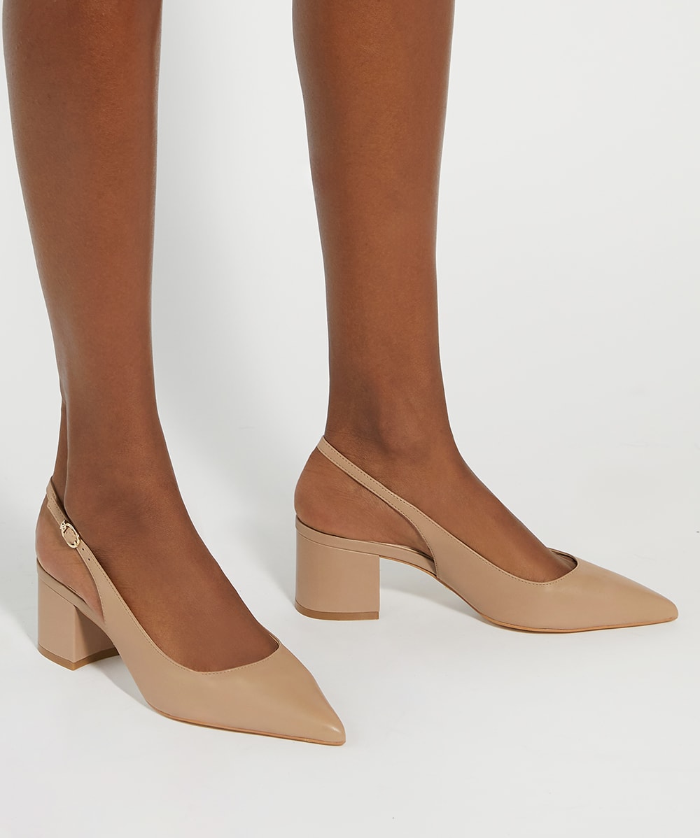 Caramel court shoes top