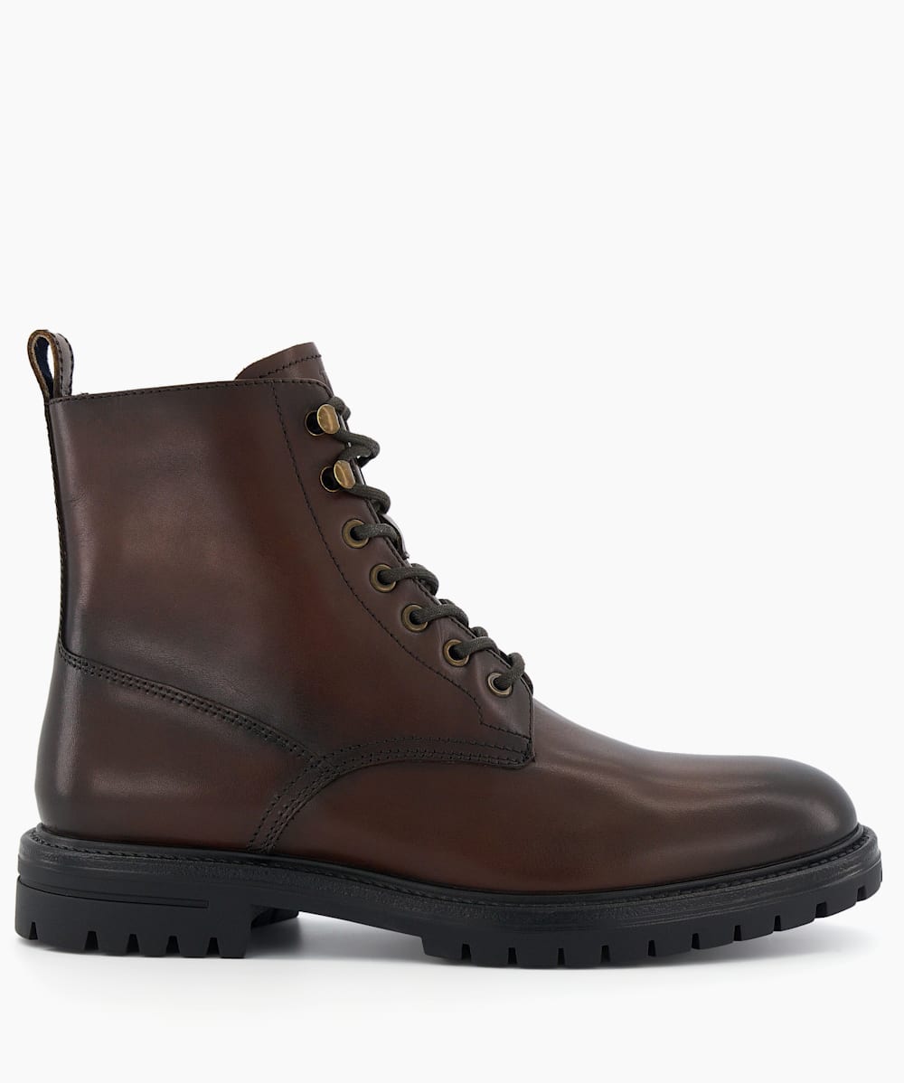Men in brown boots hot sale