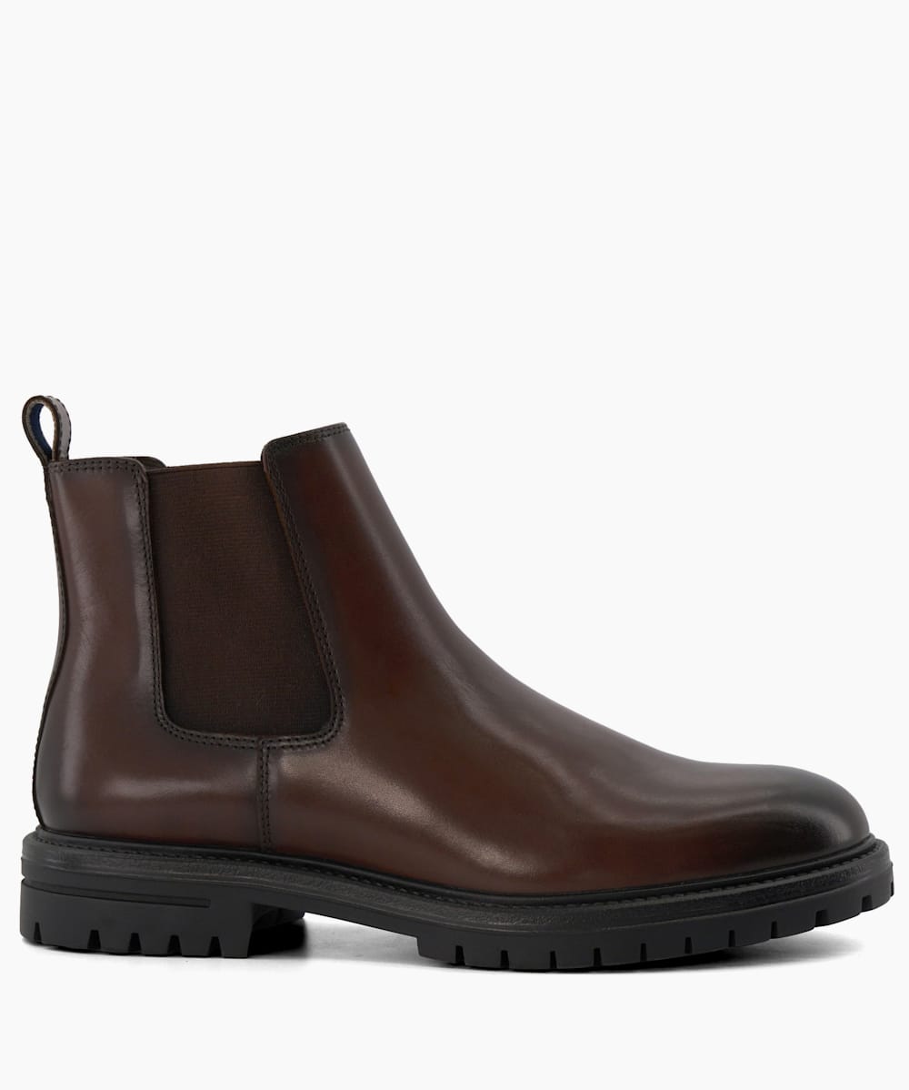 Flat brown chelsea boots deals
