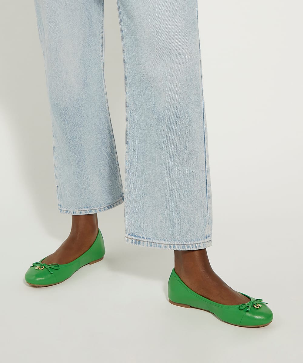 Flat shoes green best sale