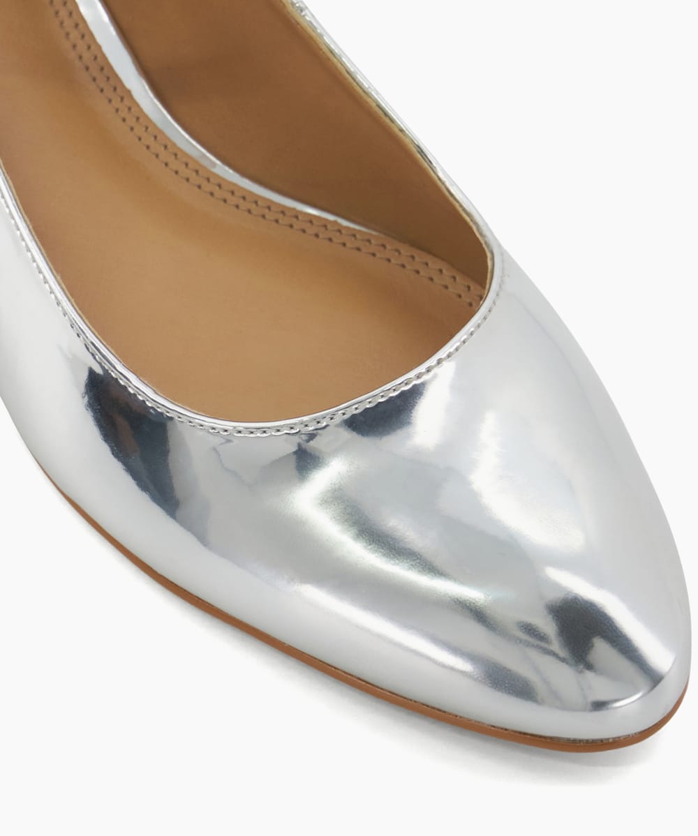 Silver patent leather shoes shop