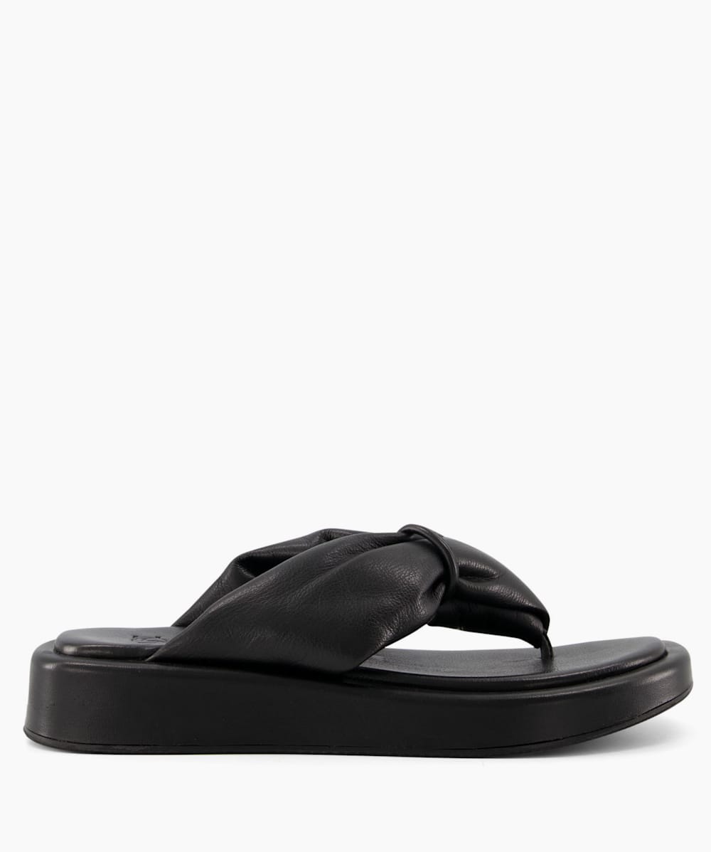 Black leather toe post sandals outlet