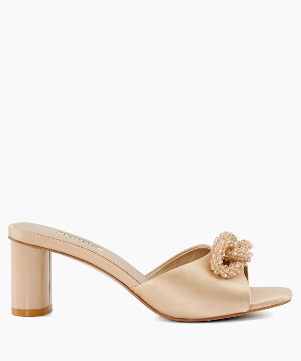 Maelania Mink