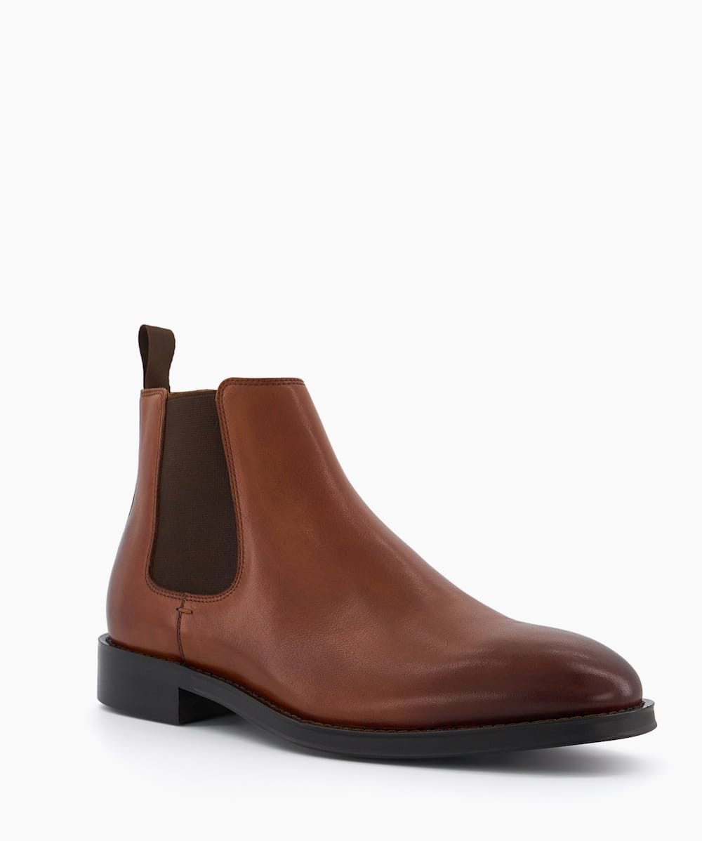 Dark tan chelsea boots 2025