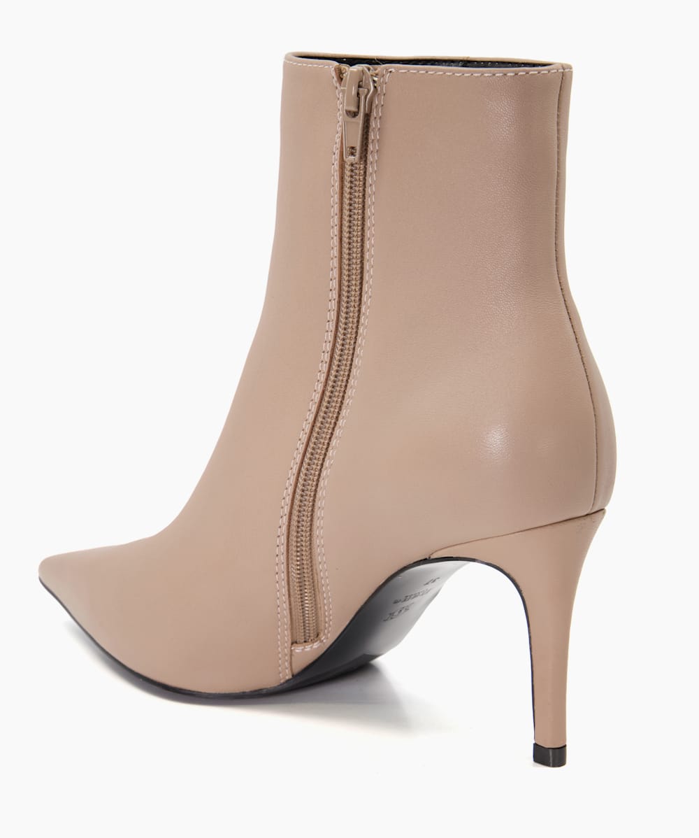 Niles double outlet gore heeled booties