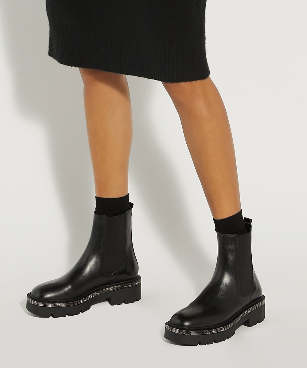 Chelsea boots top with diamante