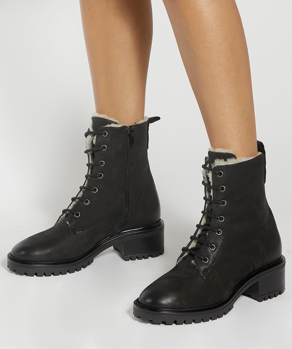 Paniz Black