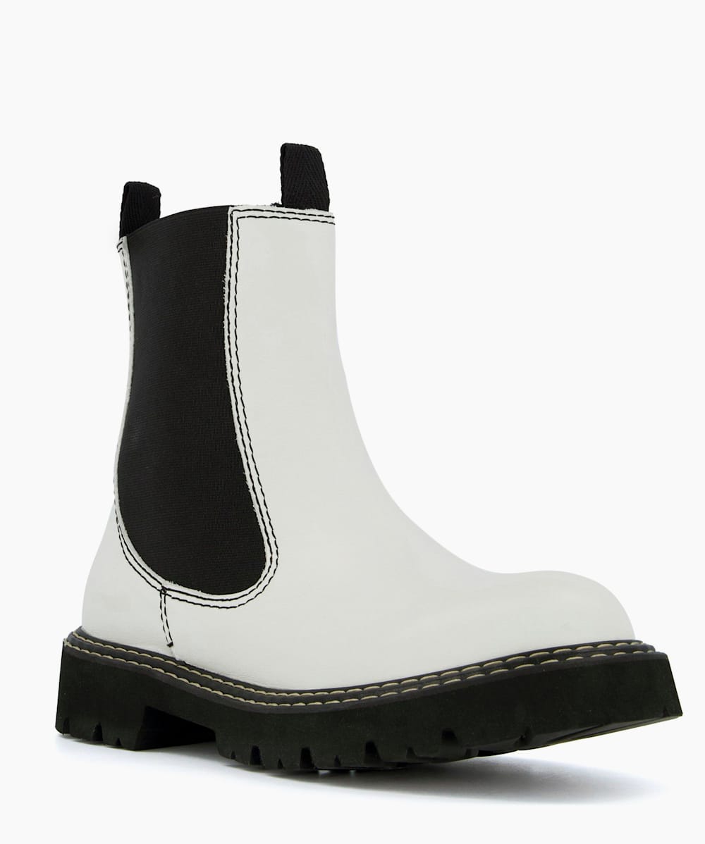 White boots dune 2025