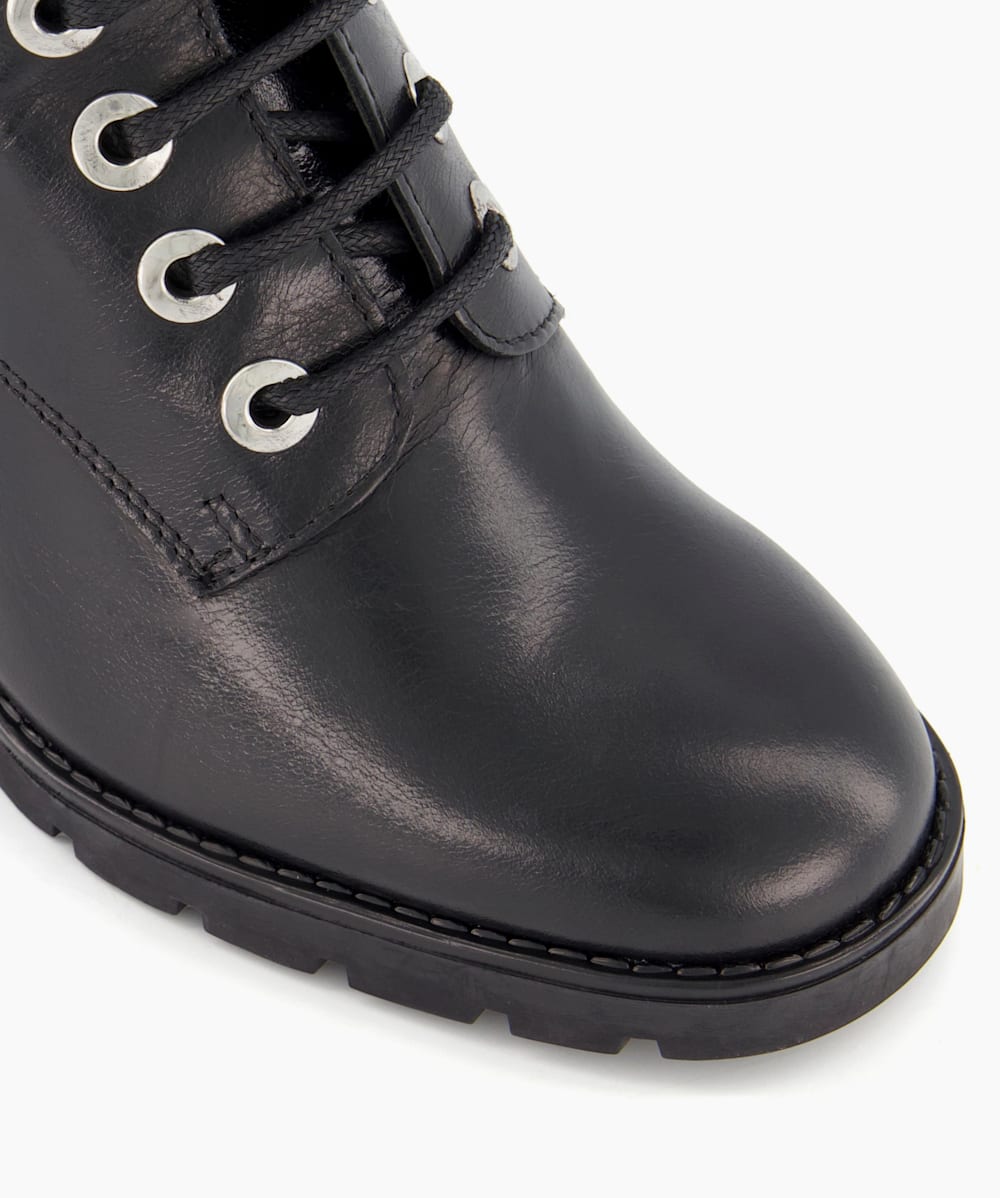 Dune oasis boots 2025