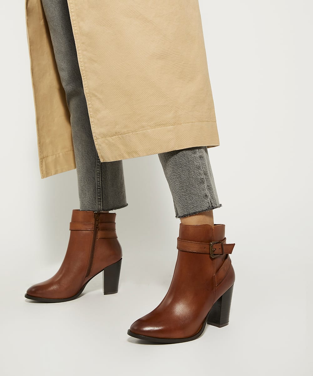 Carvela steady boots outlet