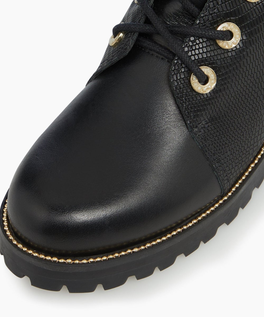 River island pom shop pom boots