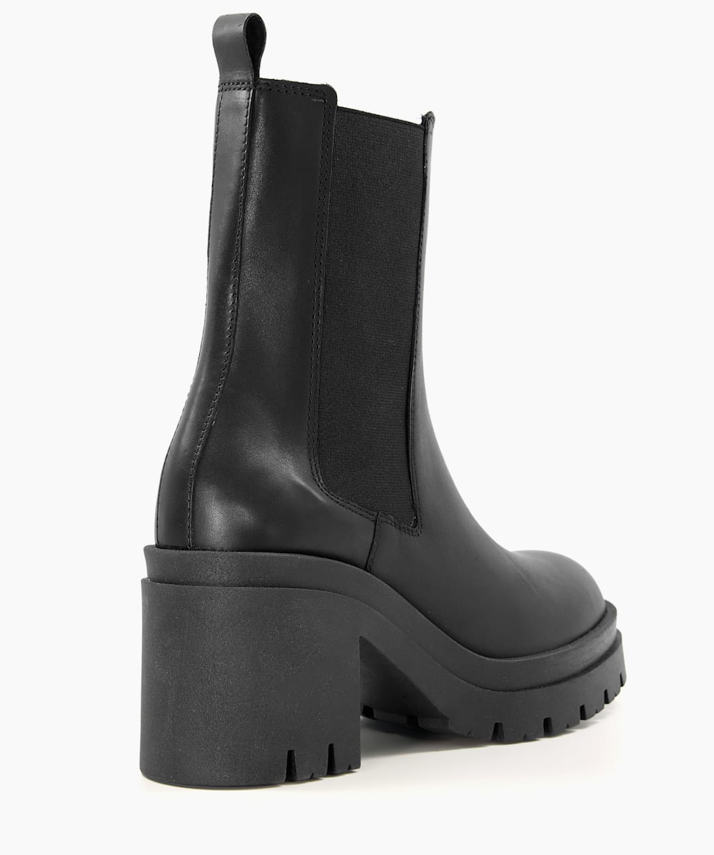 Flat black 2025 chunky boots