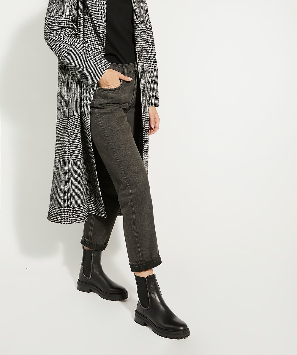 Pursuit Black