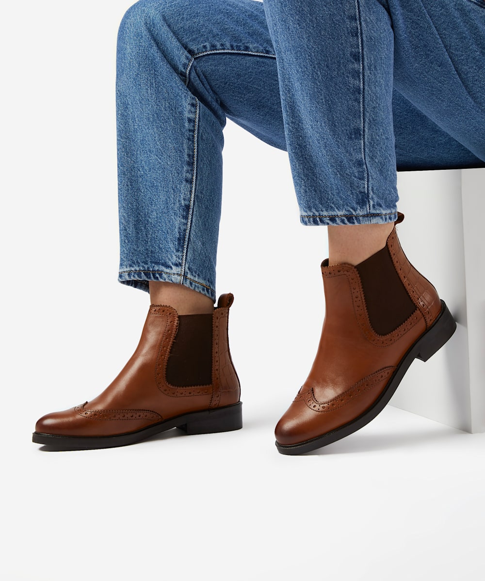 Brogue detail chelsea boots discount
