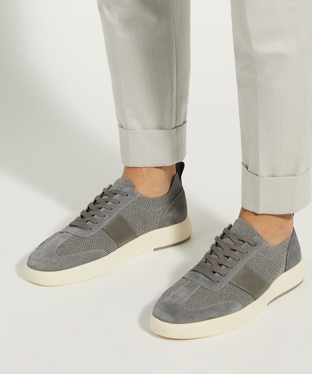 Trailing Grey