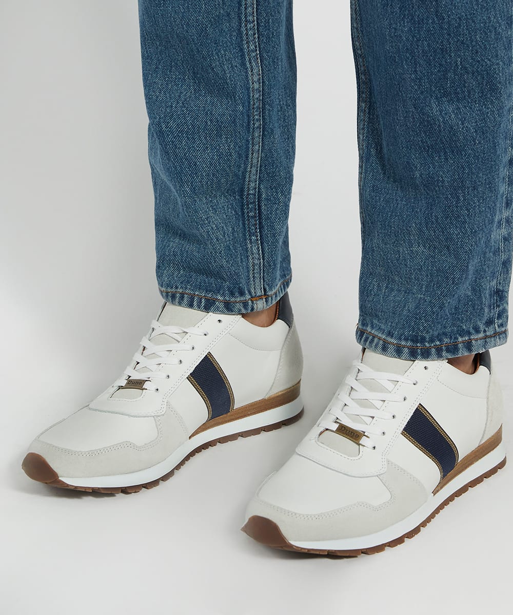 White trainers dune top