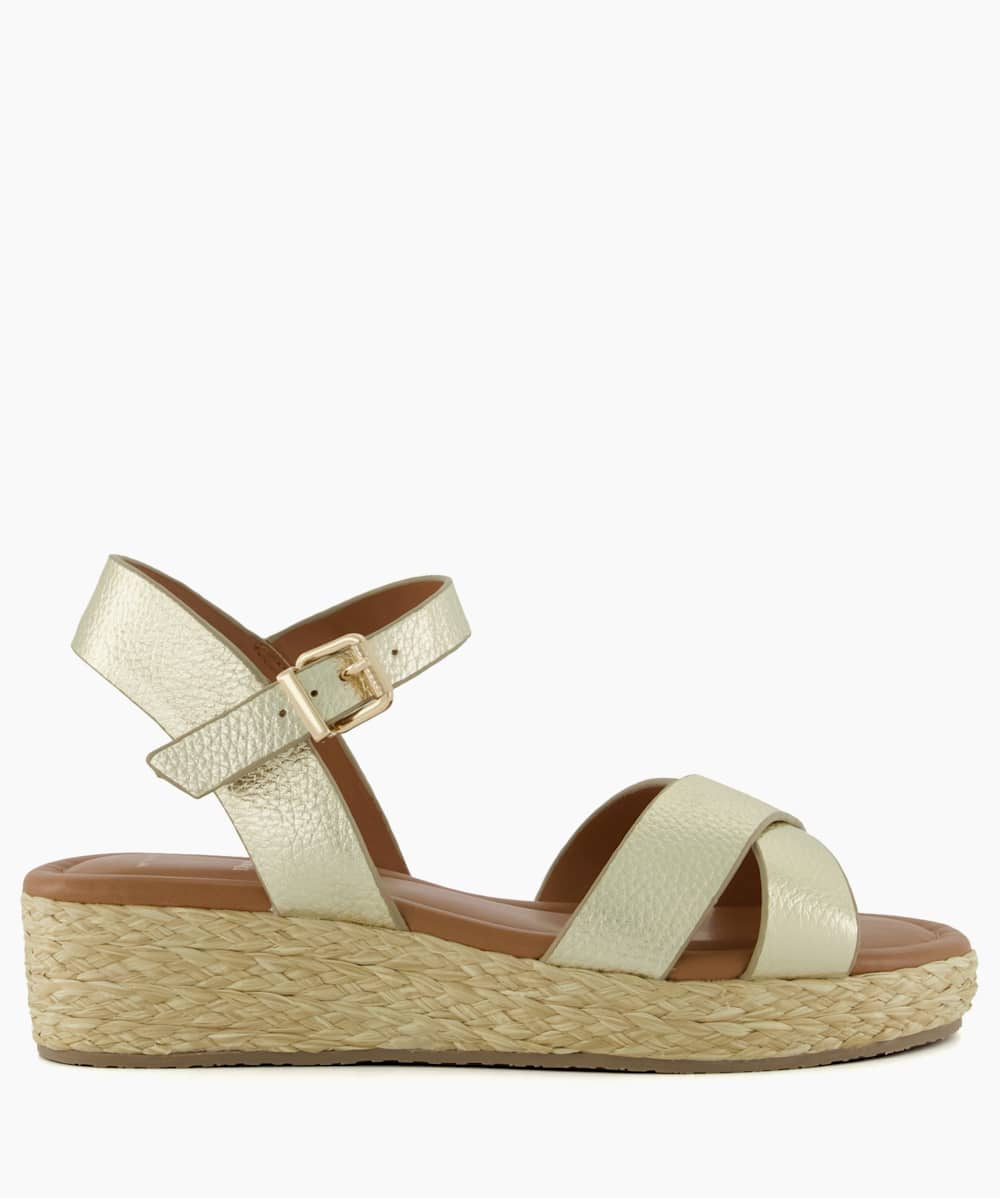 Wide fit outlet woven sandals