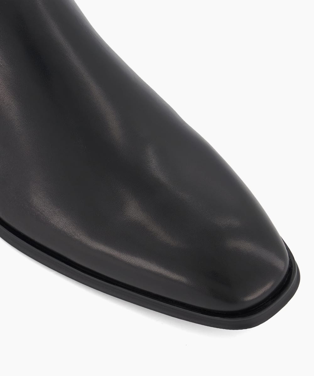 Black pointed chelsea boots online