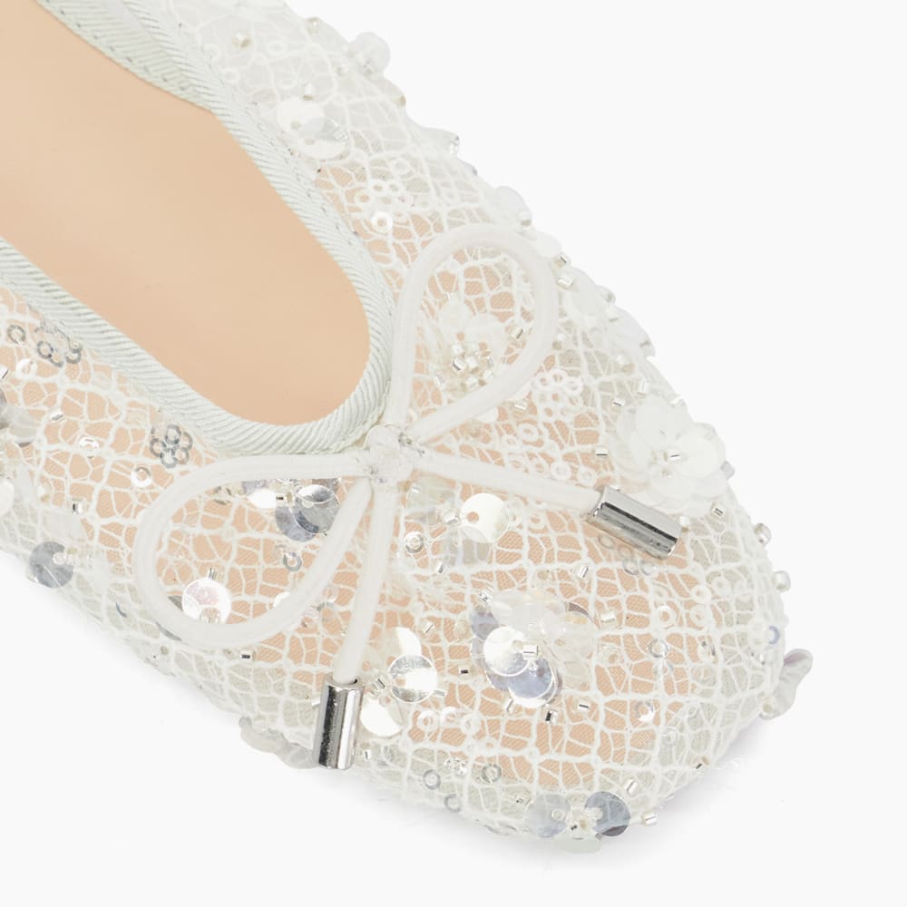 フラットシューズ Heukyang Harmony White Patent Flats TT00057-BLANC Hannie White, Embellished Mesh Ballet Flat | Dune London