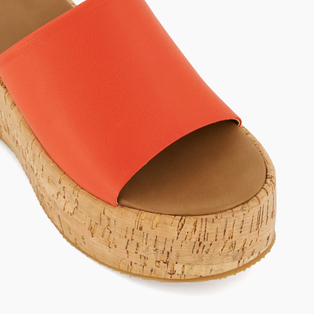 Orange flatform outlet