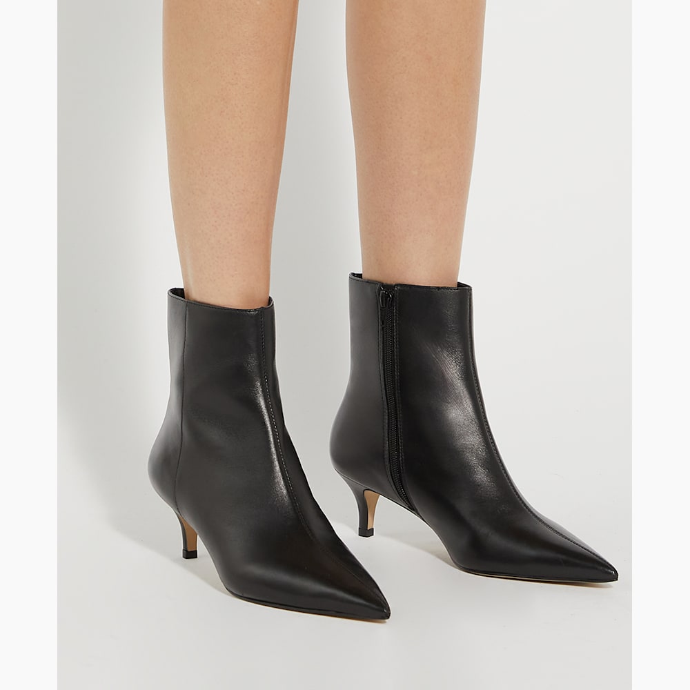 Pointed kitten heel boots shop