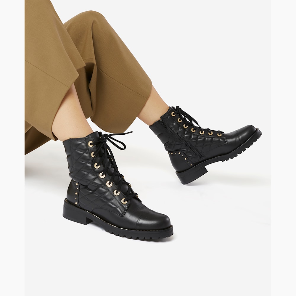 Pearl boots store