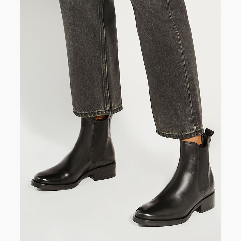 Panoramic Black, Leather Chelsea Boots Dune London