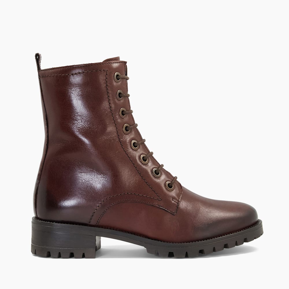 Lace up hiker boots 2025