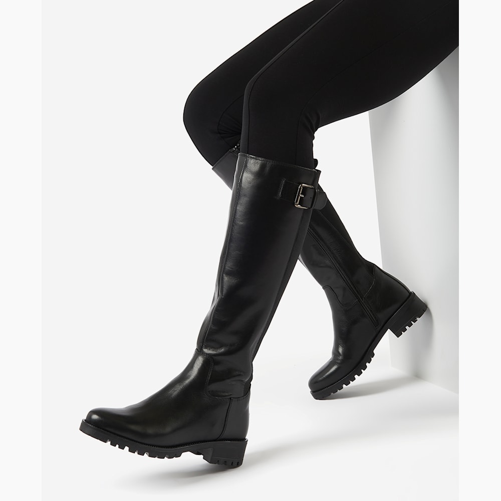 Trending boots hot sale