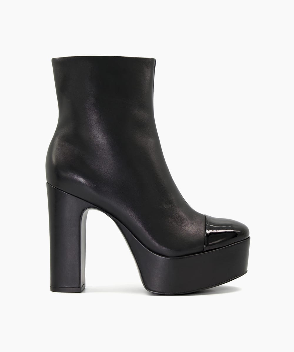 Tabi top platform boot