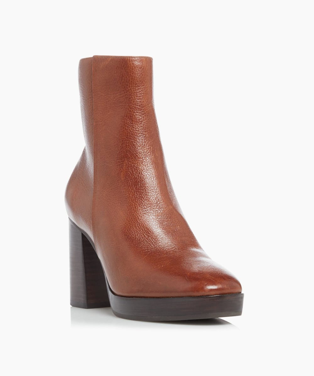 Tan platform ankle boots 2025