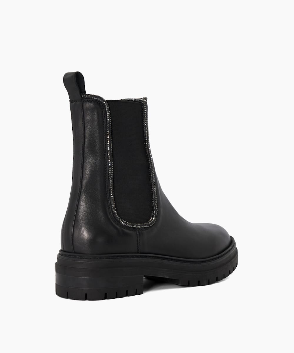 Pursuit Black