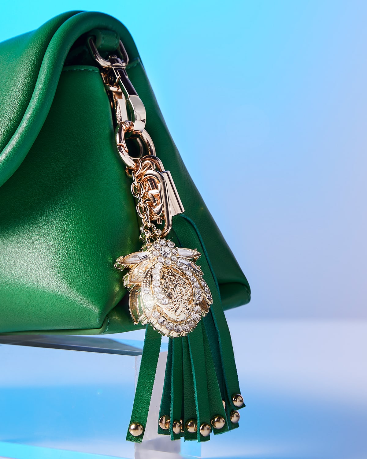 Chelsea chain pouch sale