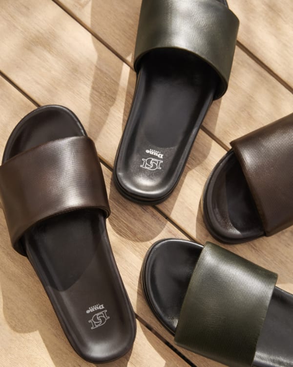 Men's slider sandal in brown and black leather