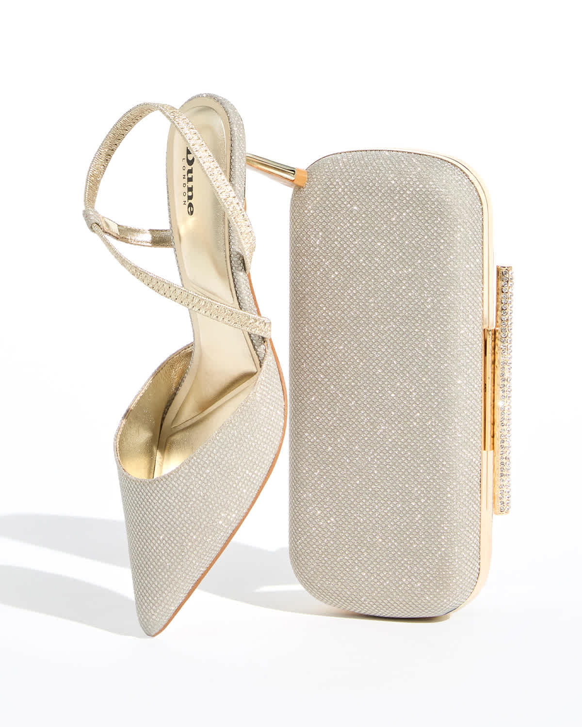Matching court shoe and clutch bag in gold