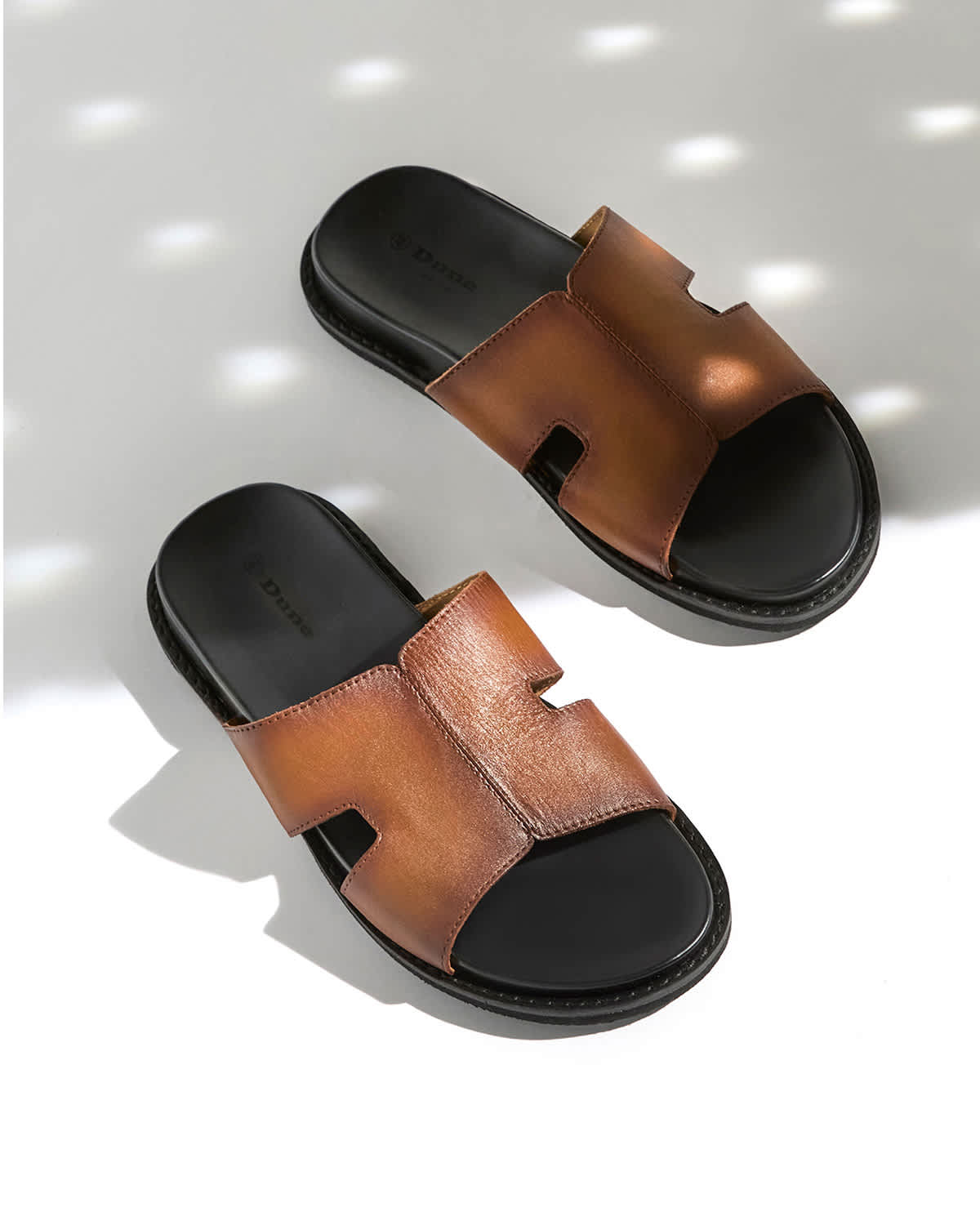 Men&rsquo;s Tan Leather Slip On Sandals