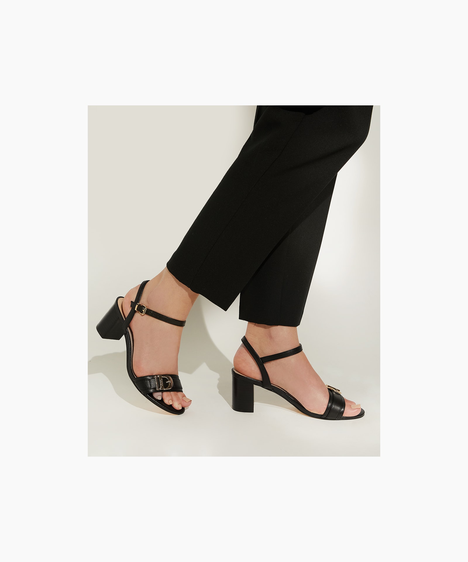 Jessie, Black, large