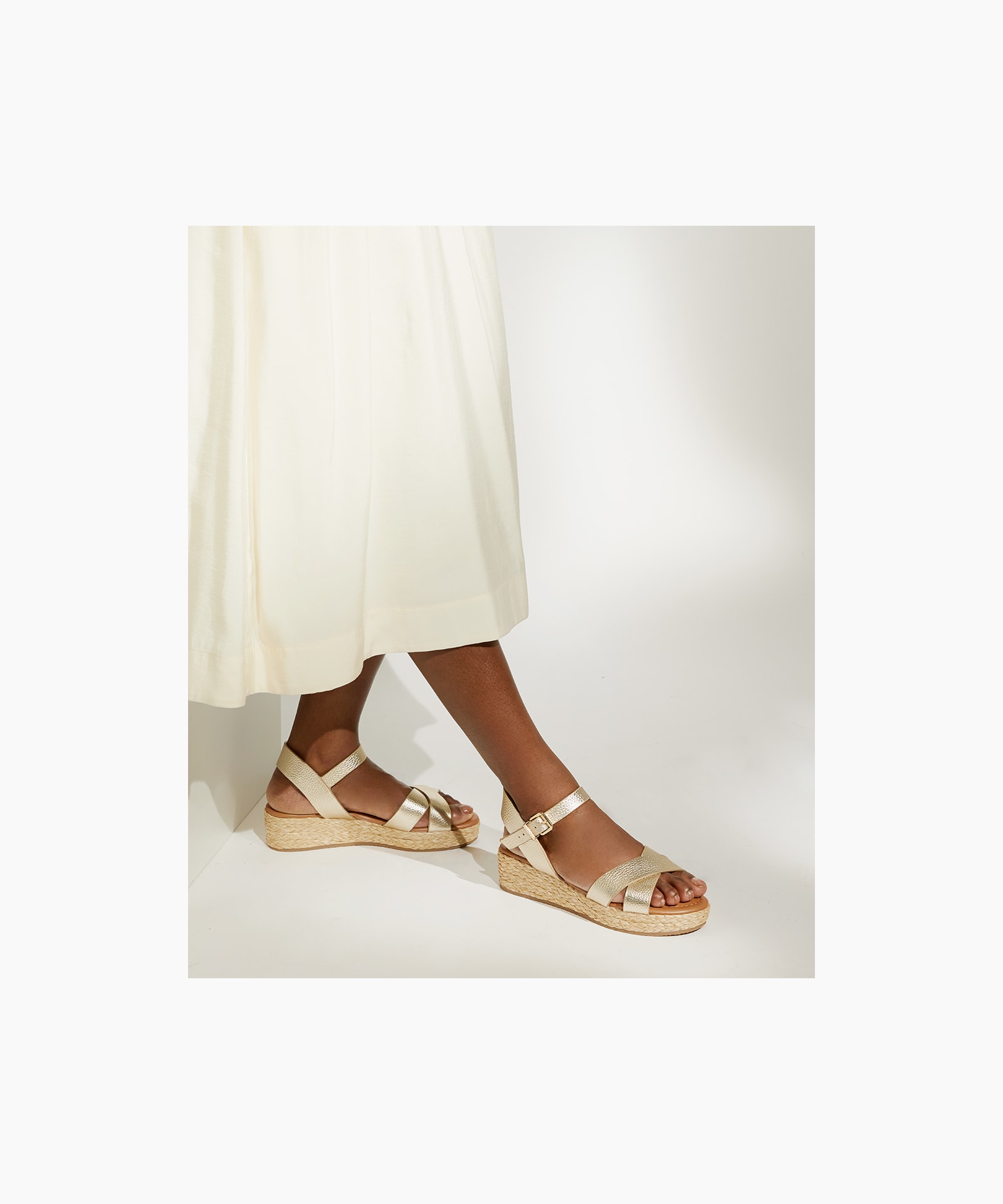 Linnie, Gold, large