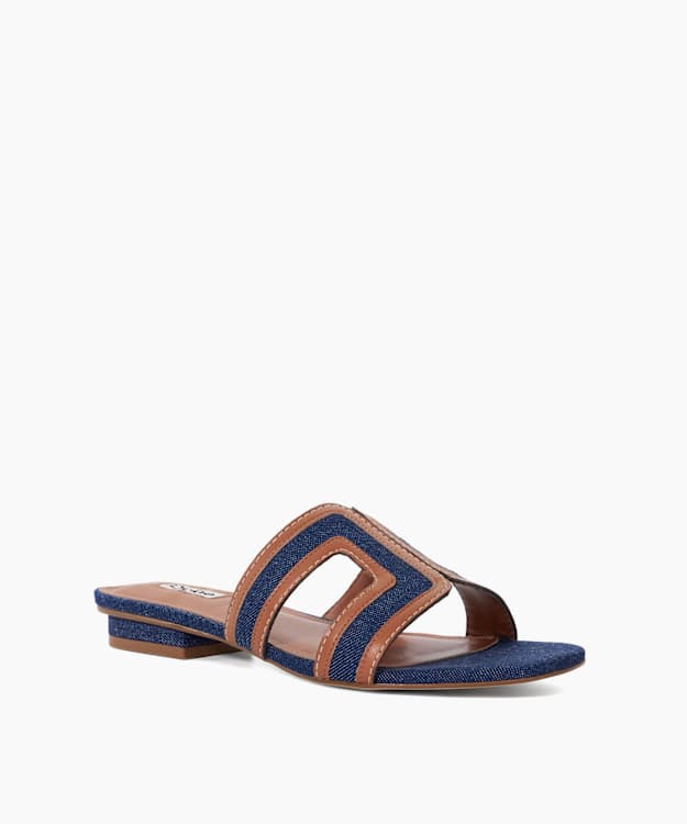 Flat on sale smart sandals