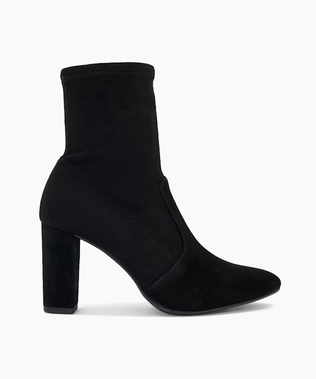 Black boot cheap heels