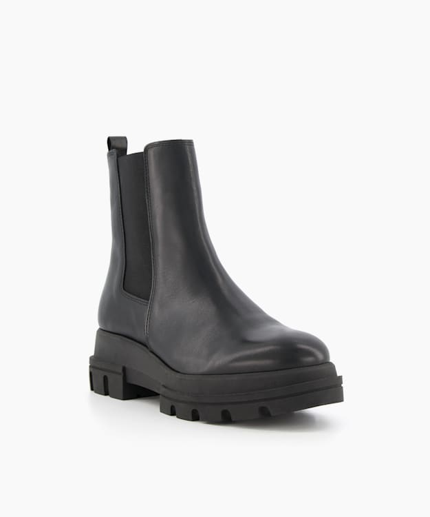 Chelsea boots with chunky on sale sole