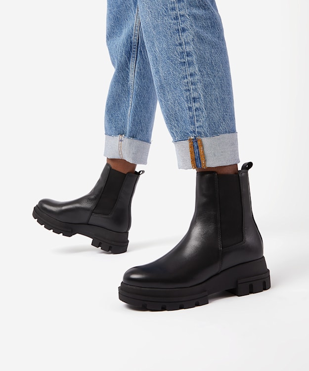 Chelsea on sale boots dune