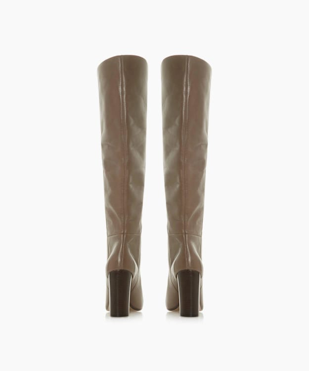 caterpillar chappals