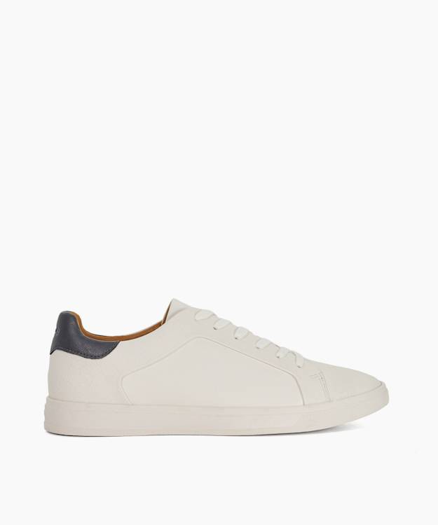 Traces  - White